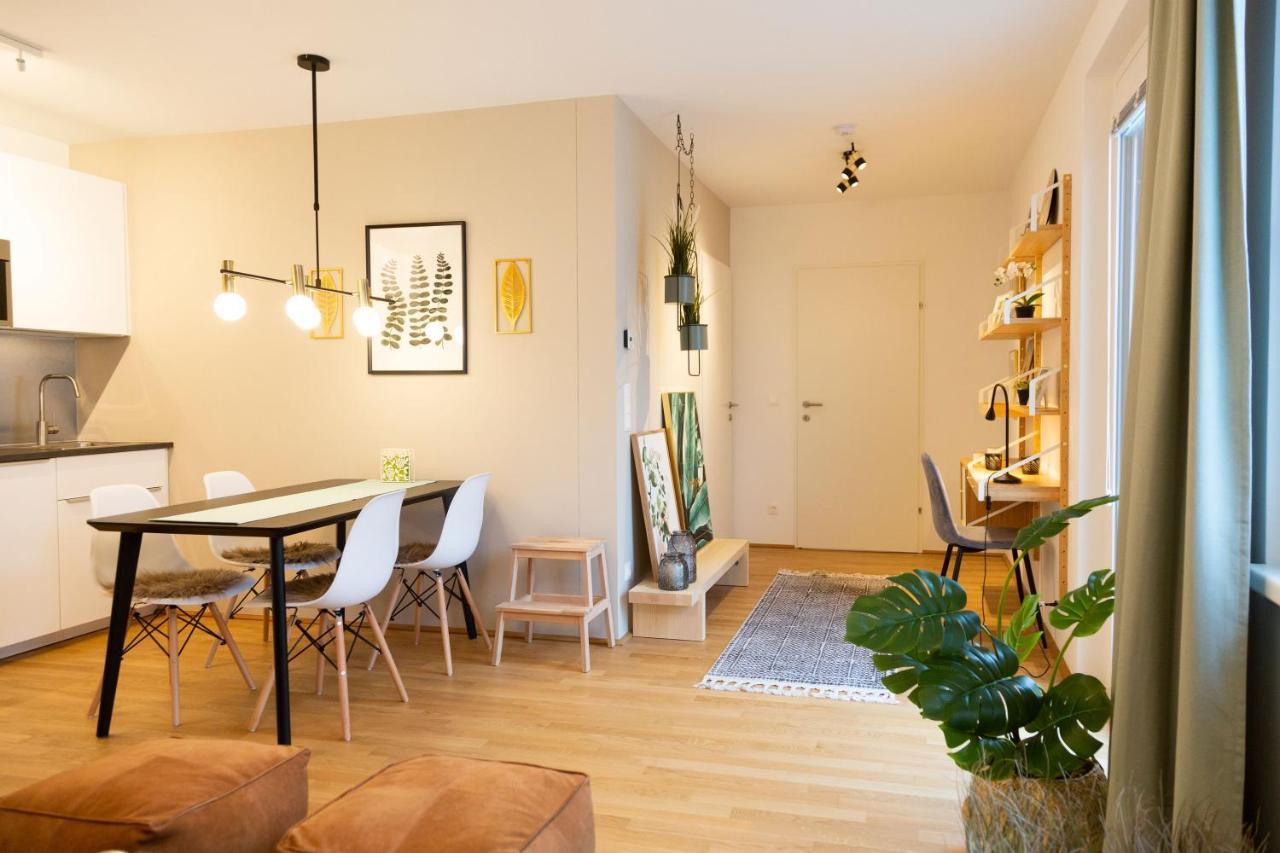 & Cozy - 15 Min To Center Apartment Wien