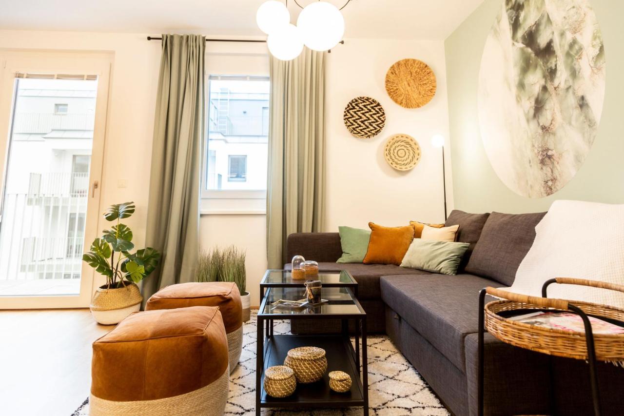 & Cozy - 15 Min To Center Apartment Wien